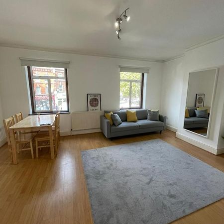 Amazing 3 Bedroom Flat Minutes From Tower Bridge Лондон Екстериор снимка