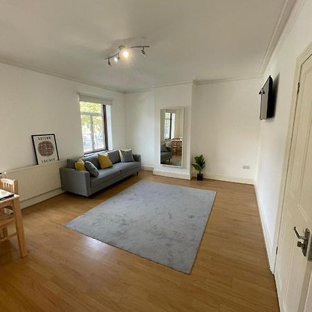 Amazing 3 Bedroom Flat Minutes From Tower Bridge Лондон Екстериор снимка