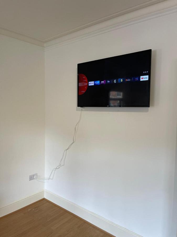 Amazing 3 Bedroom Flat Minutes From Tower Bridge Лондон Екстериор снимка