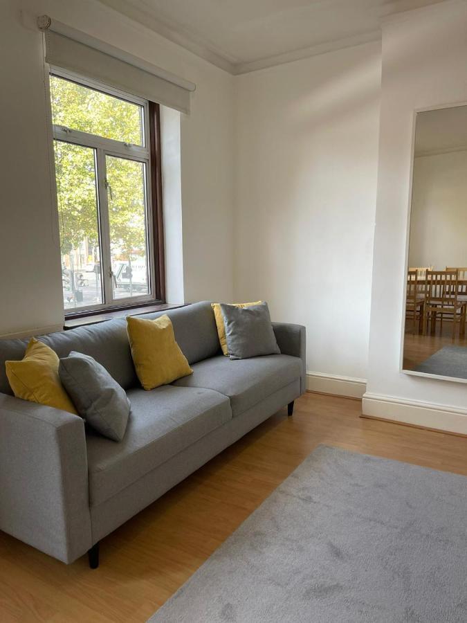 Amazing 3 Bedroom Flat Minutes From Tower Bridge Лондон Екстериор снимка