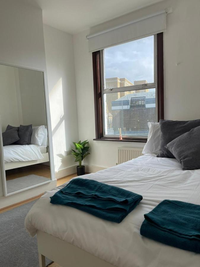 Amazing 3 Bedroom Flat Minutes From Tower Bridge Лондон Екстериор снимка