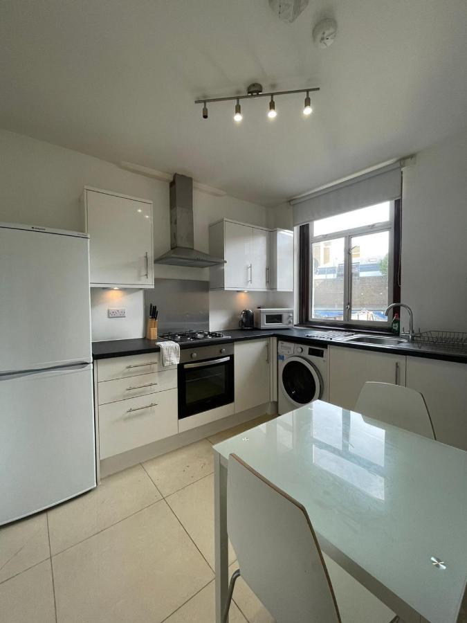 Amazing 3 Bedroom Flat Minutes From Tower Bridge Лондон Екстериор снимка
