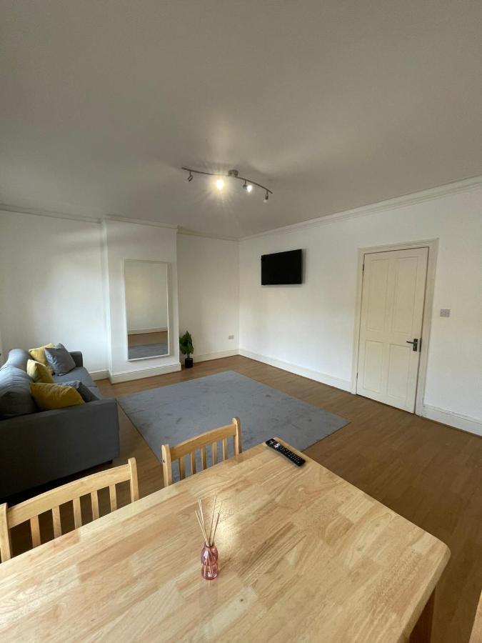 Amazing 3 Bedroom Flat Minutes From Tower Bridge Лондон Екстериор снимка